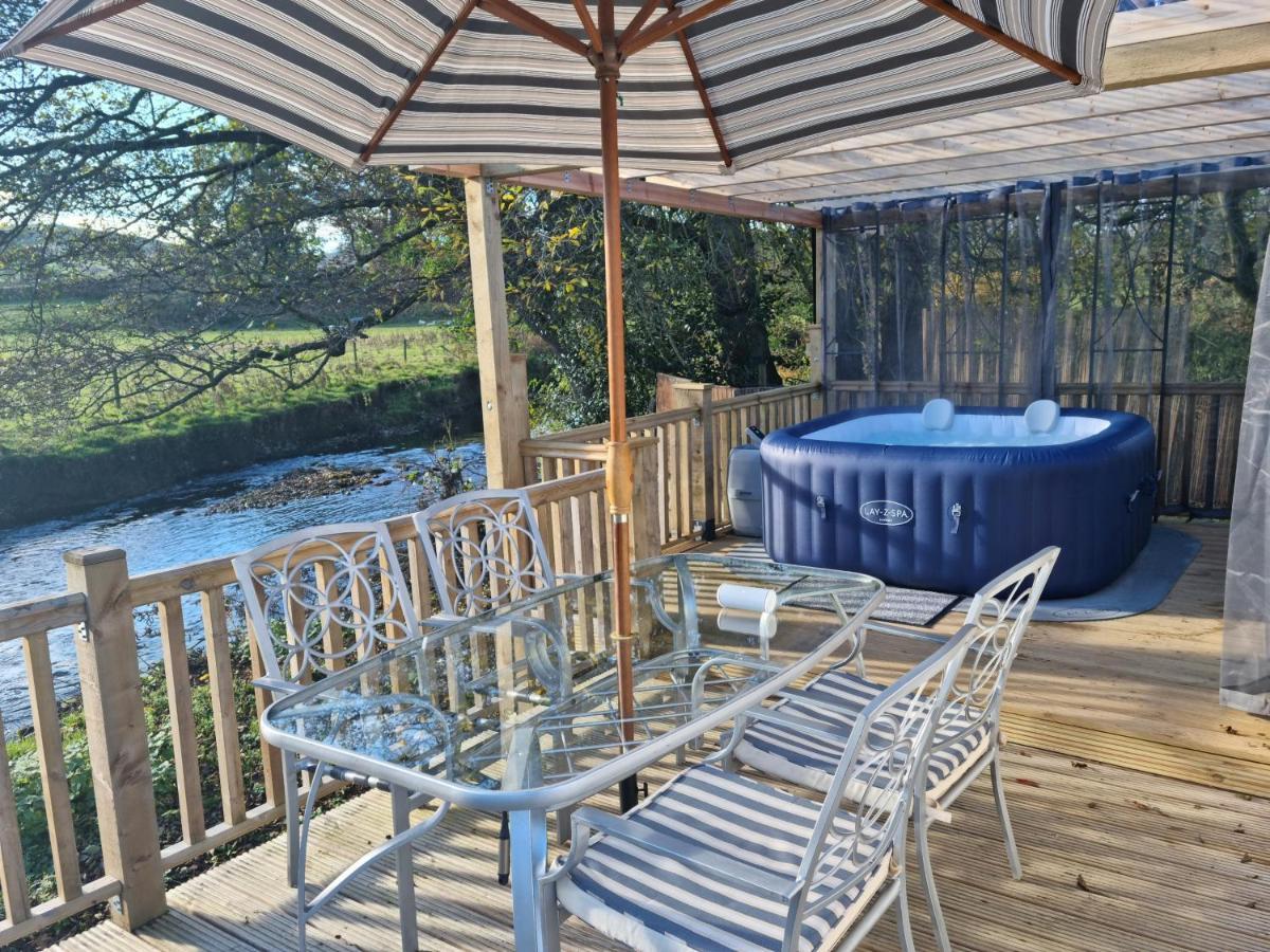 Hotel Riverside Cabin At Pen-Y-Bont Mill Oswestry Esterno foto