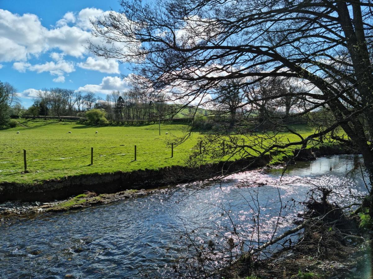 Hotel Riverside Cabin At Pen-Y-Bont Mill Oswestry Esterno foto