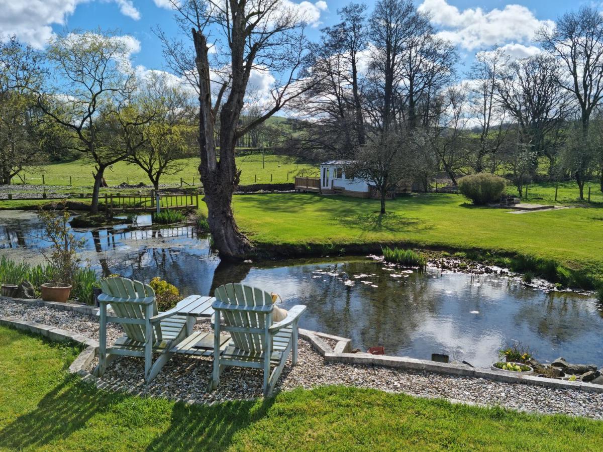 Hotel Riverside Cabin At Pen-Y-Bont Mill Oswestry Esterno foto