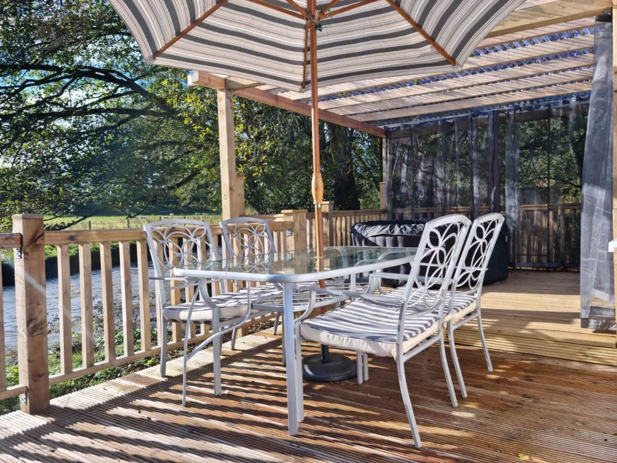 Hotel Riverside Cabin At Pen-Y-Bont Mill Oswestry Esterno foto